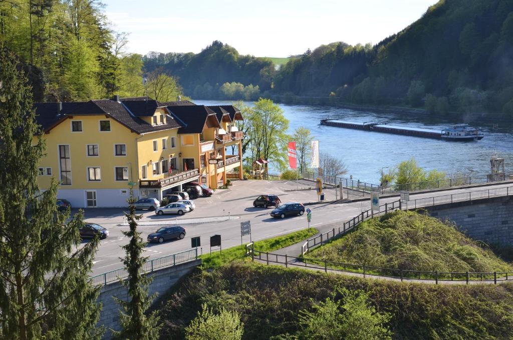 Gasthof Zur Donaubruecke Ardagger Markt Εξωτερικό φωτογραφία